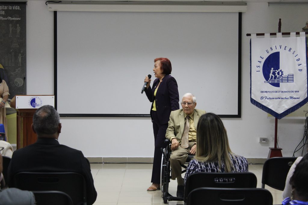 Dra. Xiomara de arrocha y Dr. Plutarco Arrocha